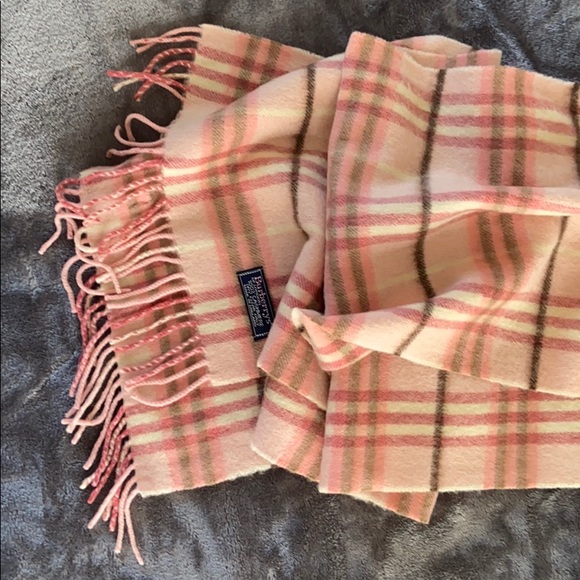 Authentic Burberry Pink Scarf 100% Cashmere - Picture 2 of 4